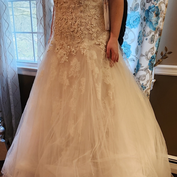 Enzoani beautiful white wedding dress S 16 - Picture 4 of 11